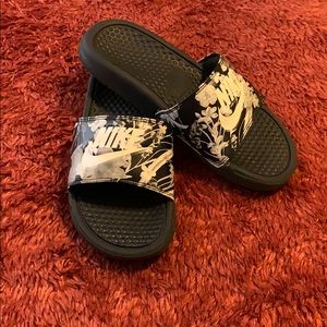 Nike women’s Benassi JDI slide sandals